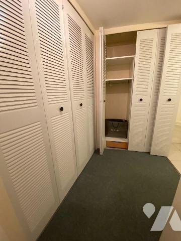 CHARTRES, 400 mètres de la Place des Epars,
Nous vous proposons cette Maison de ville avec jar...