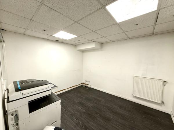 Aulnay-sous-Bois (93600) Local commercial avec vitrine proche gare RER