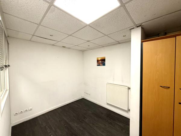 Aulnay-sous-Bois (93600) Local commercial avec vitrine proche gare RER