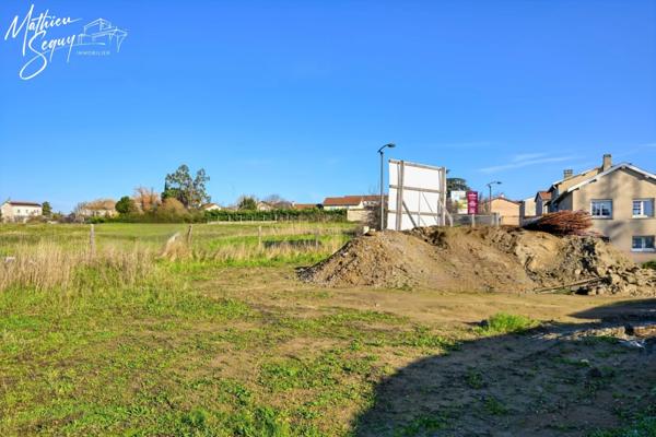 BRINDAS (69) - Terrain borné et viabilisé de 308m²