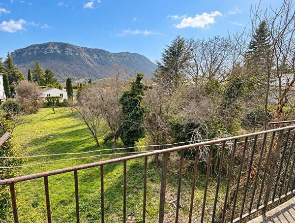 Immeuble Laragne Monteglin 12 pièce(s) 215 m2