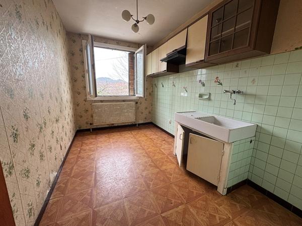 Immeuble Laragne Monteglin 12 pièce(s) 215 m2