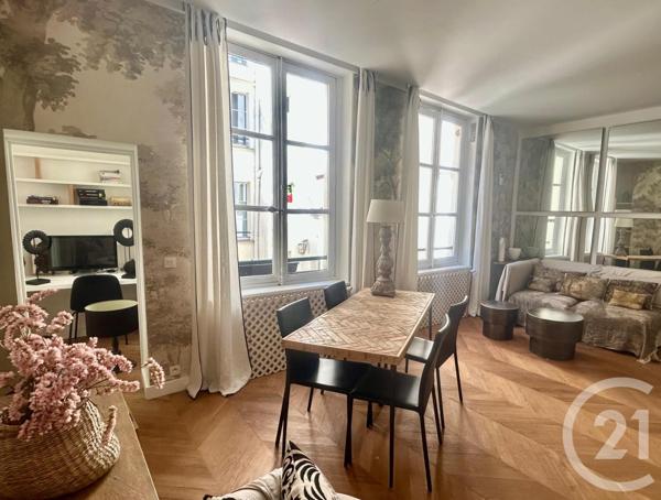 Appartement F2 à vendre  2 pièces - 65,86 m2 PARIS - 75004