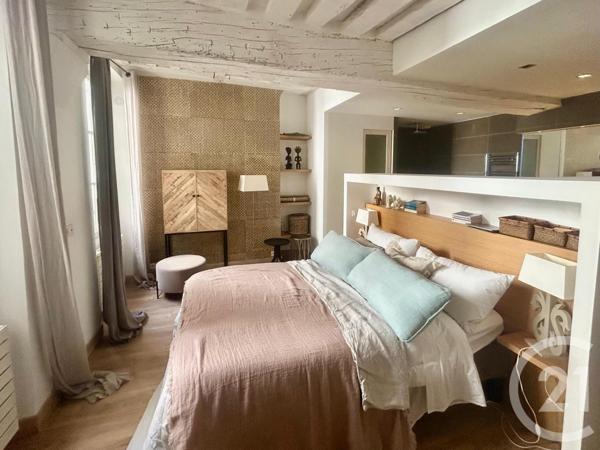 Appartement F2 à vendre  2 pièces - 65,86 m2 PARIS - 75004