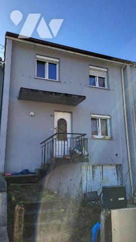 Valentigney, maison mitoyenne des deux côtés, cinq pièces 100m2 sur 5a 55ca.