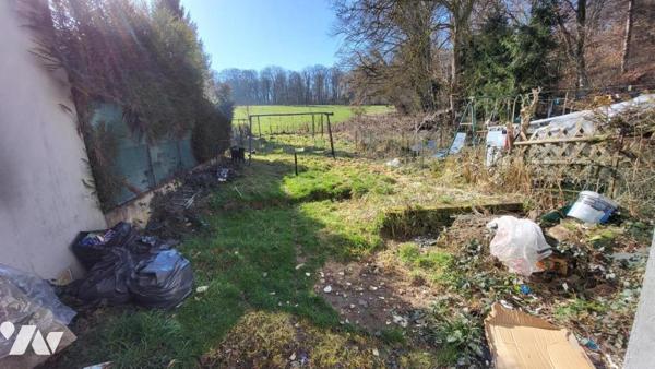 Valentigney, maison mitoyenne des deux côtés, cinq pièces 100m2 sur 5a 55ca.