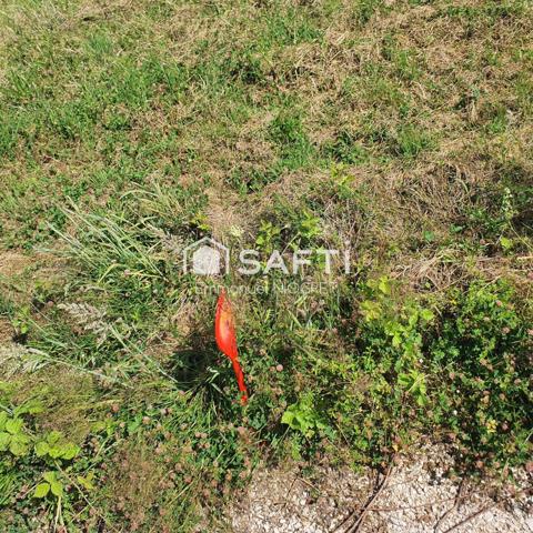 Superbe terrain plat constructible de 900 m²