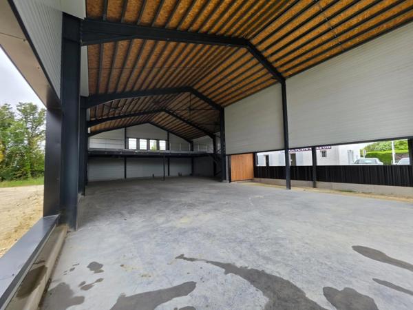 ST-PIERRE D'OLERON (17), A Louer emplacement N°1, Grand Bâtiment commercial neuf 396m² sur terrain 1.250m²