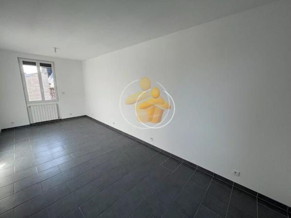 Location                                                      Maison
                        
                     5 pièces                      95 m2                     à Tergnier