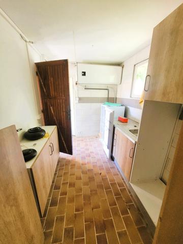 VENTABREN- Maison à rénover sur 9000m² à 10mn de AIX-en-Provence