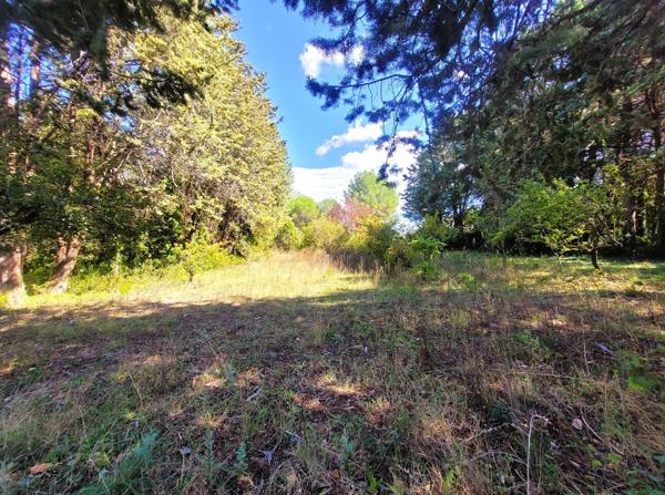 VENTABREN- Maison à rénover sur 9000m² à 10mn de AIX-en-Provence