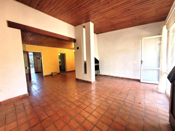 VENTABREN- Maison à rénover sur 9000m² à 10mn de AIX-en-Provence