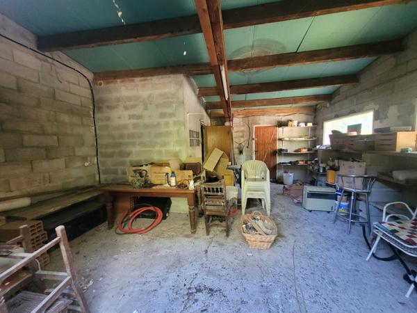 VENTABREN- Maison à rénover sur 9000m² à 10mn de AIX-en-Provence