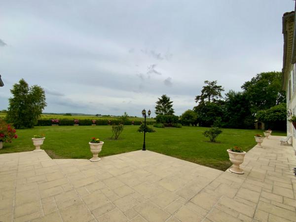 Belle demeure entre Jonzac et Pons