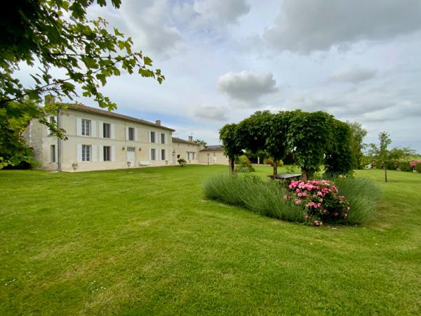 Belle demeure entre Jonzac et Pons