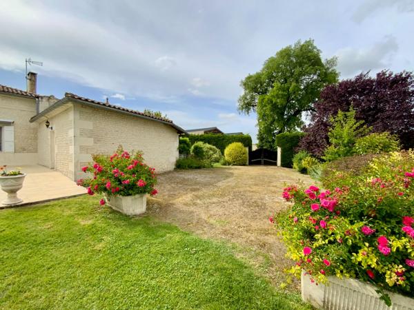 Belle demeure entre Jonzac et Pons