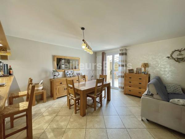 Charmante maison de 130 m2 avec piscine à et garage (VIDEO 4K SUR DEMANDE)