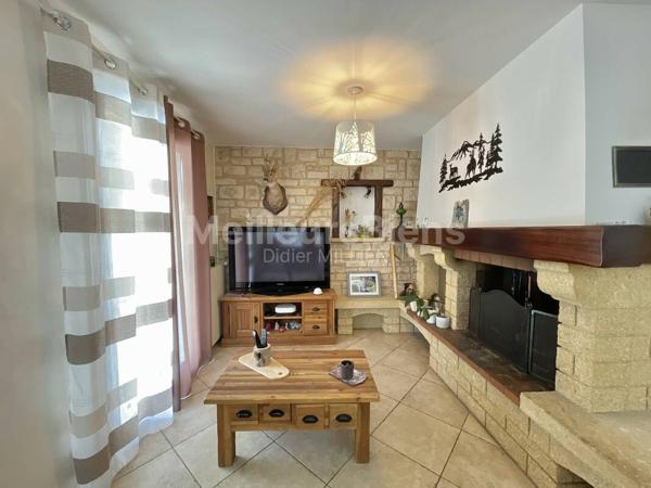 Charmante maison de 130 m2 avec piscine à et garage (VIDEO 4K SUR DEMANDE)