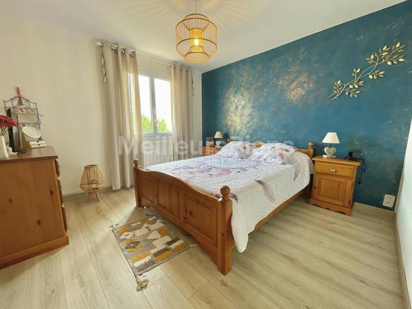 Charmante maison de 130 m2 avec piscine à et garage (VIDEO 4K SUR DEMANDE)