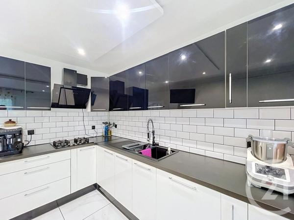 Appartement F4 à vendre  4 pièces - 82,30 m 2   VANDOEUVRE LES NANCY  - 54