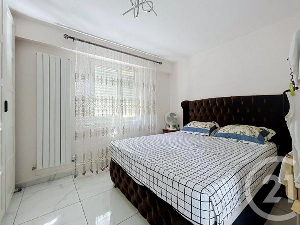 Appartement F4 à vendre  4 pièces - 82,30 m 2   VANDOEUVRE LES NANCY  - 54