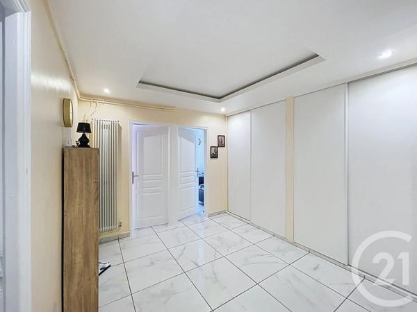 Appartement F4 à vendre  4 pièces - 82,30 m 2   VANDOEUVRE LES NANCY  - 54