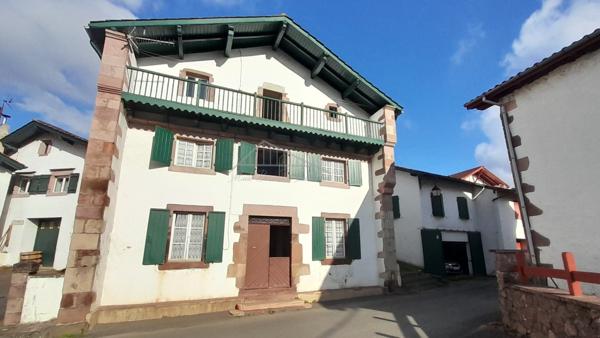 Saint-Étienne-de-Baïgorry (64430) Maison ancienne à fort potentiel BaigorrI