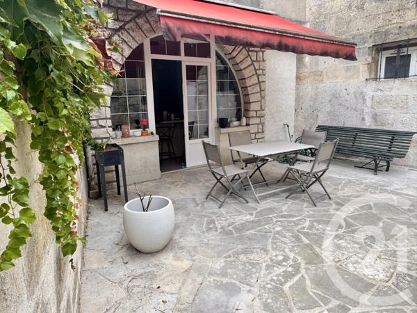 Maison à vendre  8 pièces - 190 m 2   ANGOULEME  - 16