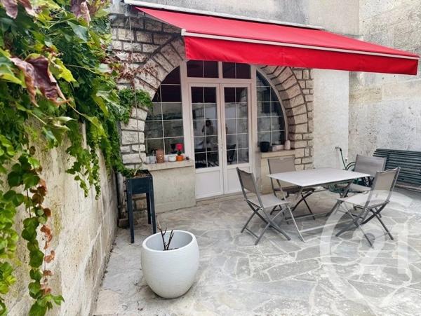 Maison à vendre  8 pièces - 190 m 2   ANGOULEME  - 16