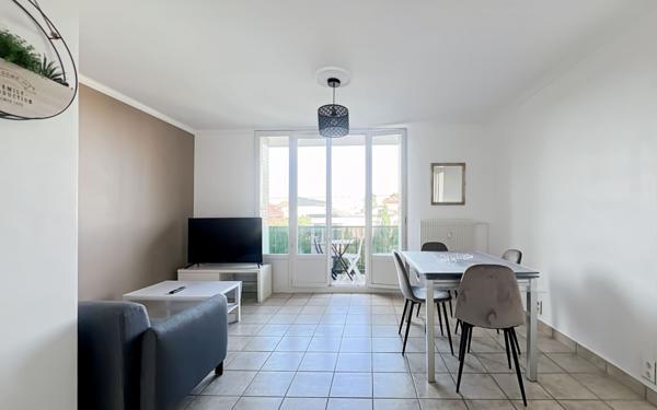 Appartement à louer    3 pièces • 58,10 m2 Vénissieux