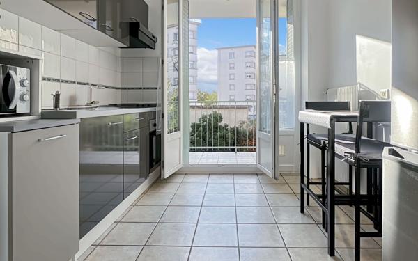 Appartement à louer    3 pièces • 58,10 m2 Vénissieux