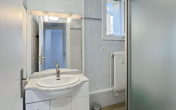 Appartement à louer    3 pièces • 58,10 m2 Vénissieux