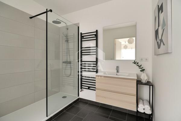 Appartement La Plaine Saint-Denis 3 pièce(s) 66 m2