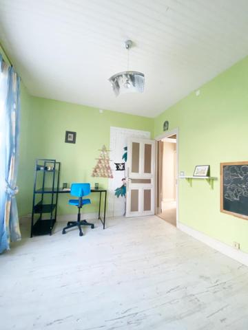 Maison Brassagaise au coeur du village avec double garages et cour interieur