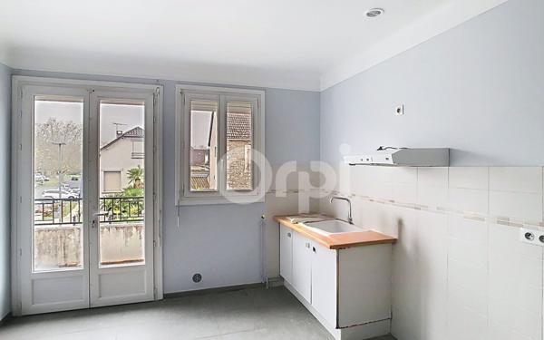 Appartement à louer    5 pièces •  Terrasson-Lavilledieu