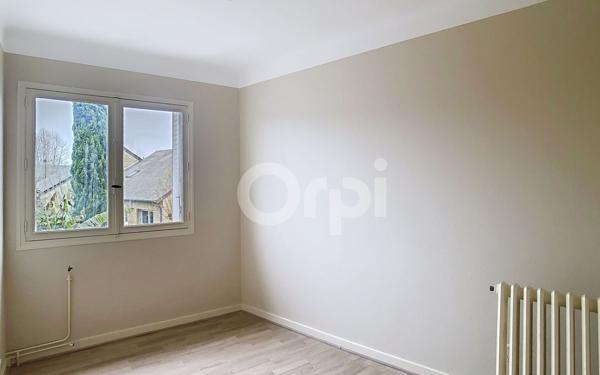 Appartement à louer    5 pièces •  Terrasson-Lavilledieu