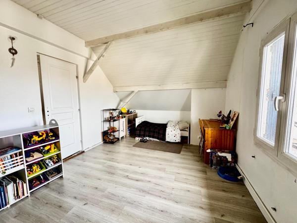Maison 68 m2 - 3 chambres- sous-sol total- terrain 372 m2