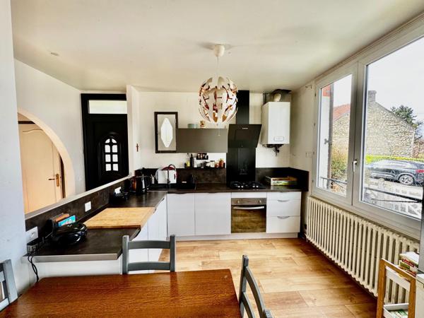 Maison 68 m2 - 3 chambres- sous-sol total- terrain 372 m2