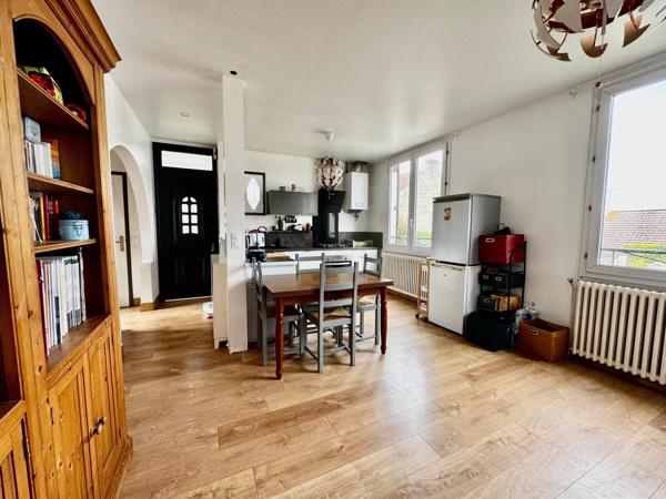 Maison 68 m2 - 3 chambres- sous-sol total- terrain 372 m2