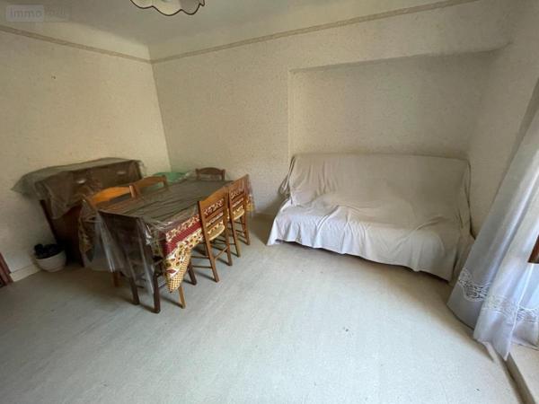 Maison à vendre à Saint-Chély-d'Apcher en Lozère (48200), ref : 48032-141