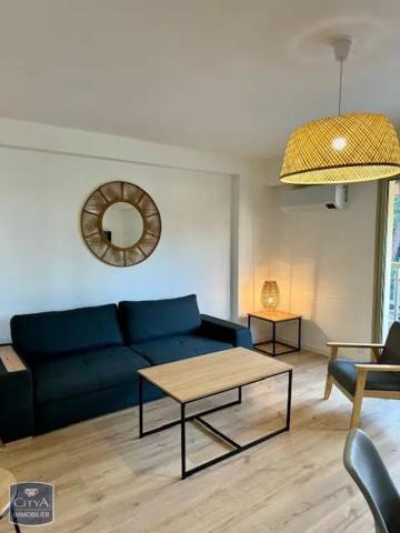 Appartement à louer 3 pièces 69.61m² Saint-Raphaël (83700)