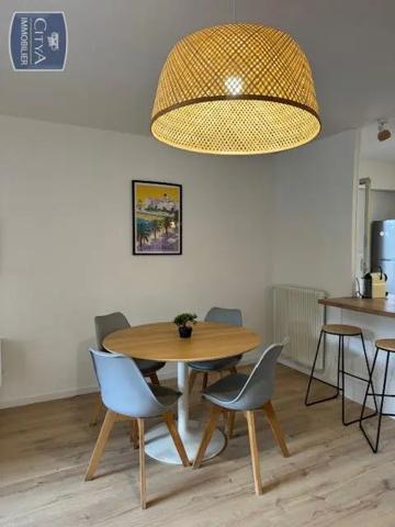 Appartement à louer 3 pièces 69.61m² Saint-Raphaël (83700)