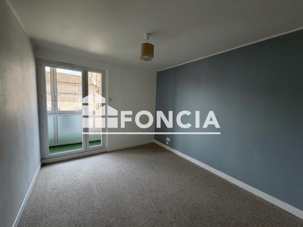 Location Appartement 4 pièces 84 m² - Angouleme 16000