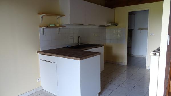 SPACIEUSE MAISON AVEC JARDIN AU MAS SAINTES PUELLES