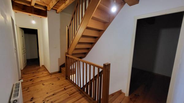 SPACIEUSE MAISON AVEC JARDIN AU MAS SAINTES PUELLES