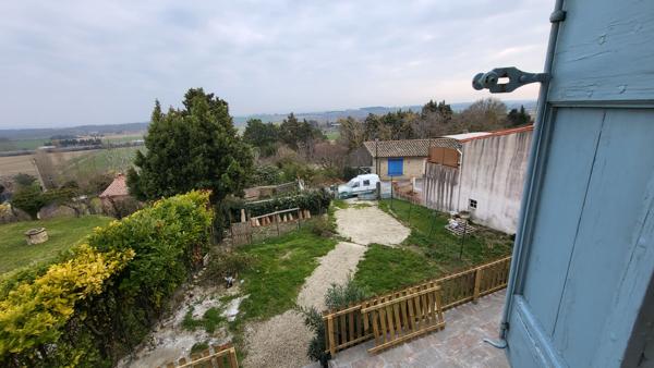 SPACIEUSE MAISON AVEC JARDIN AU MAS SAINTES PUELLES