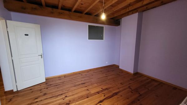 SPACIEUSE MAISON AVEC JARDIN AU MAS SAINTES PUELLES