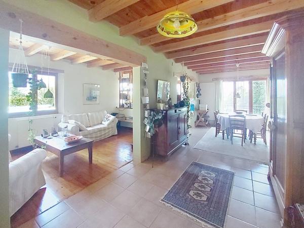 BELLE PROPRIETE ISOLEE AVEC PISCINE ET VUE DEGAGEE