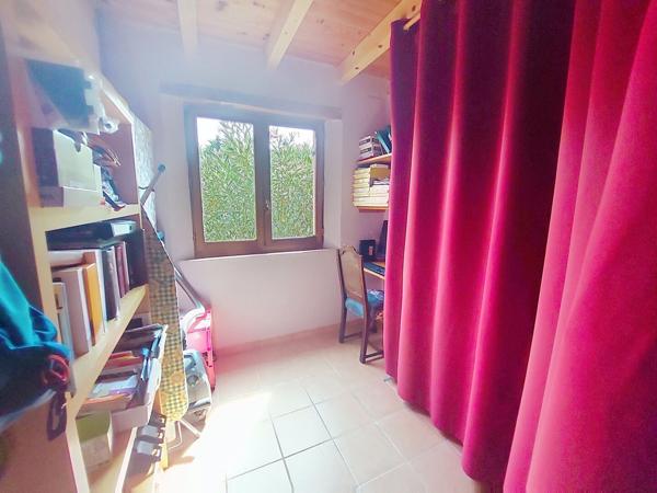 BELLE PROPRIETE ISOLEE AVEC PISCINE ET VUE DEGAGEE