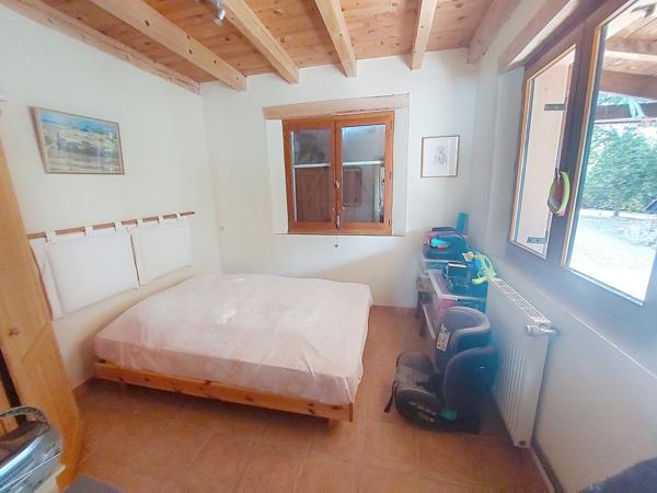 BELLE PROPRIETE ISOLEE AVEC PISCINE ET VUE DEGAGEE